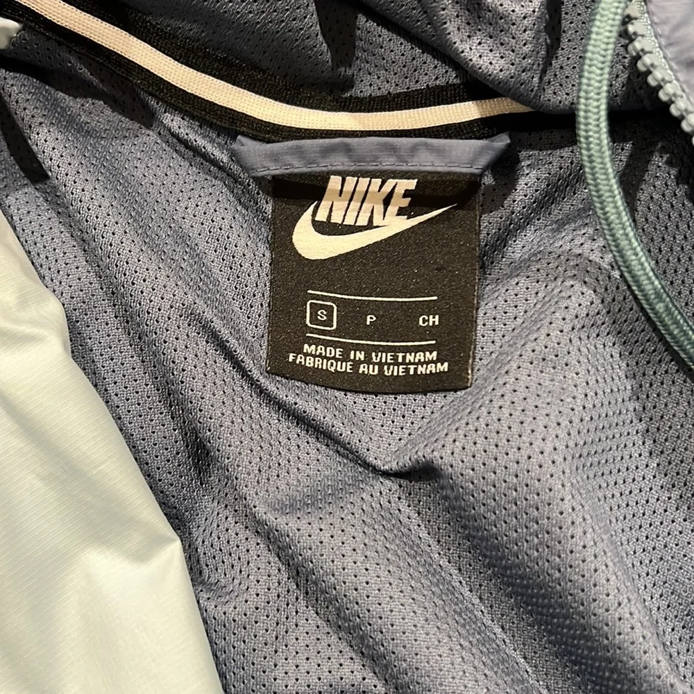 Nike Men’s Sport Windbreaker Jacket - Picture 3 of 5